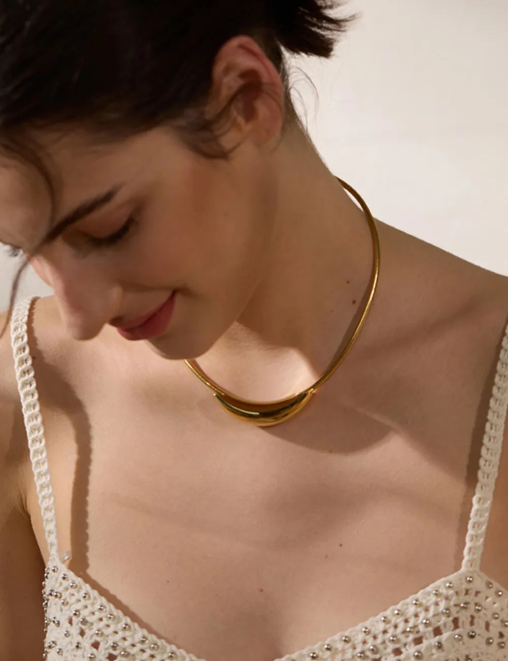 Sculpted Curve Choker Necklace