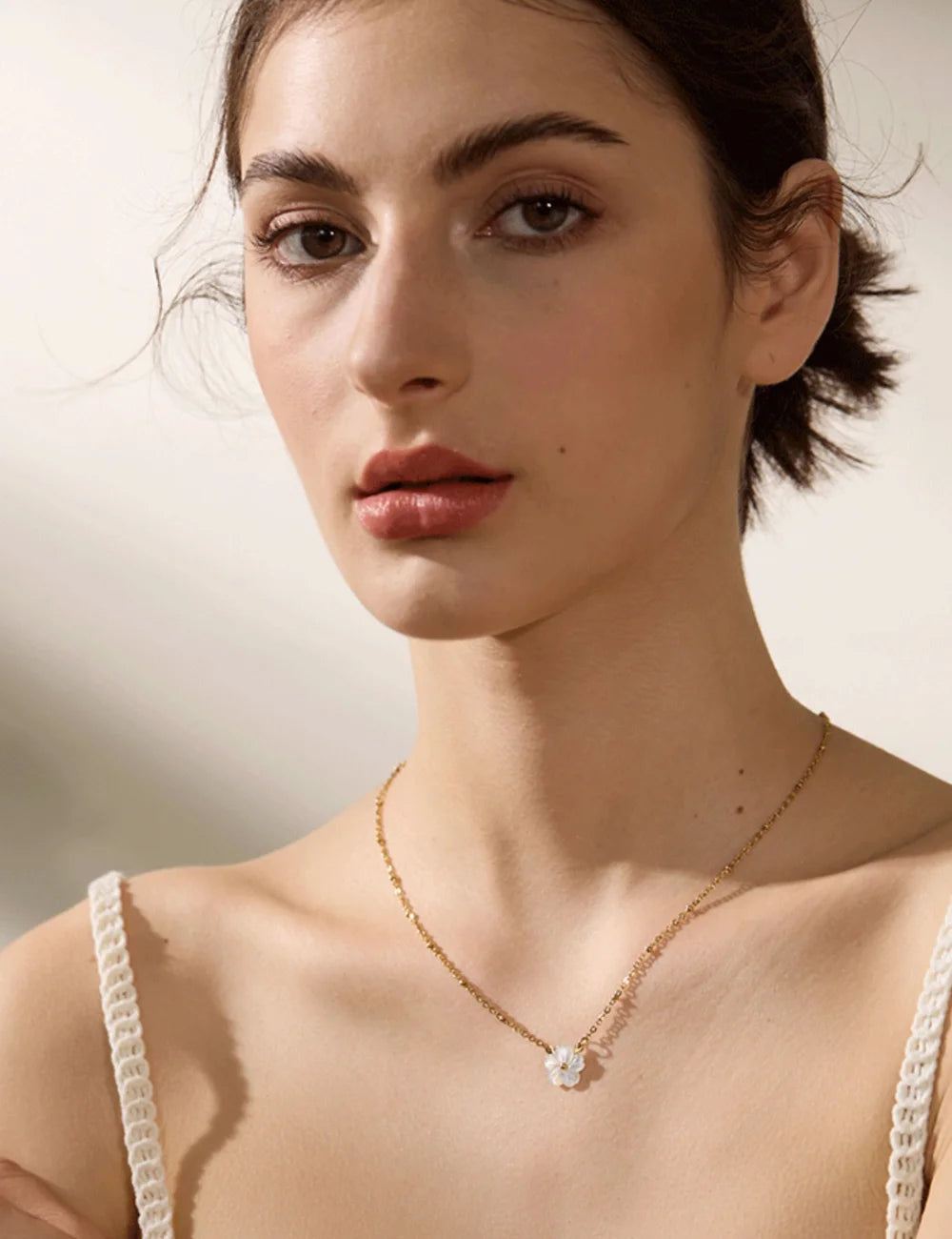 Leros Shell Flower Pendant Necklace