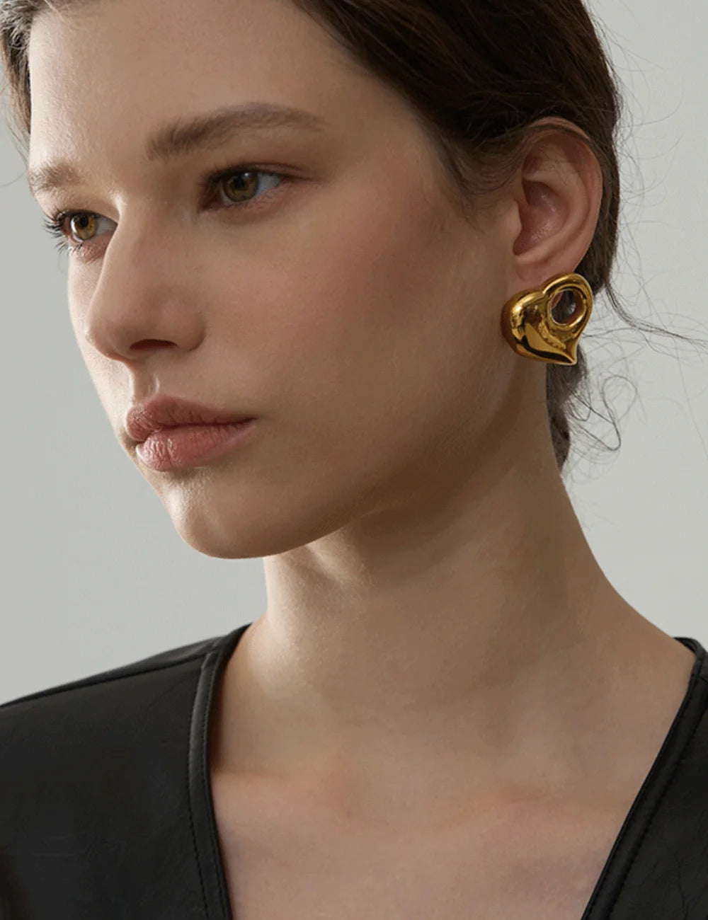 Sculpted Hollow Heart Stud Earrings