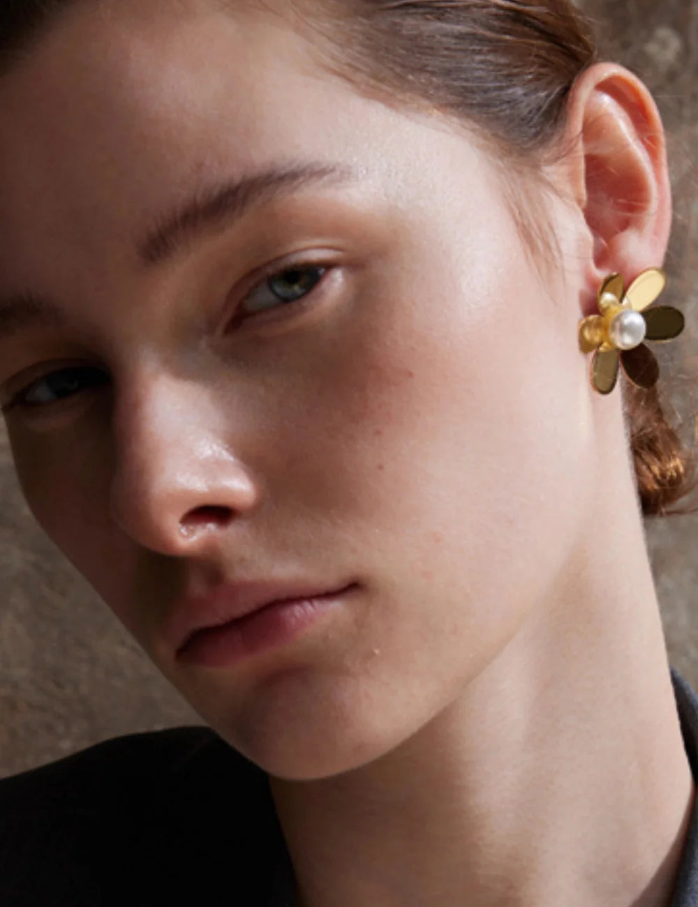 Simulated Pearl Flower Stud Earrings