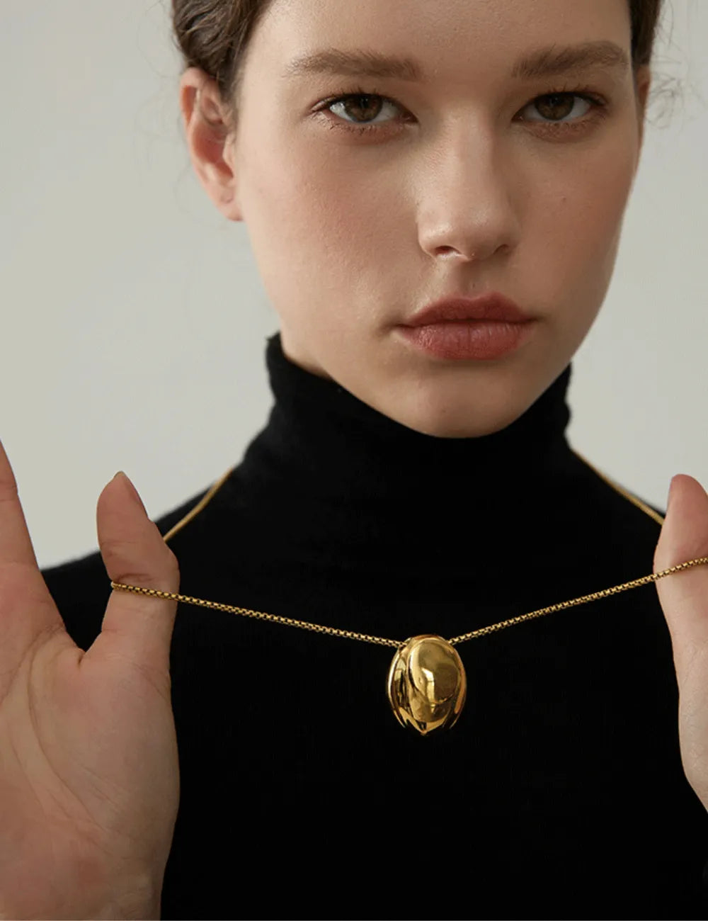 Polished Oval Pendant Necklace
