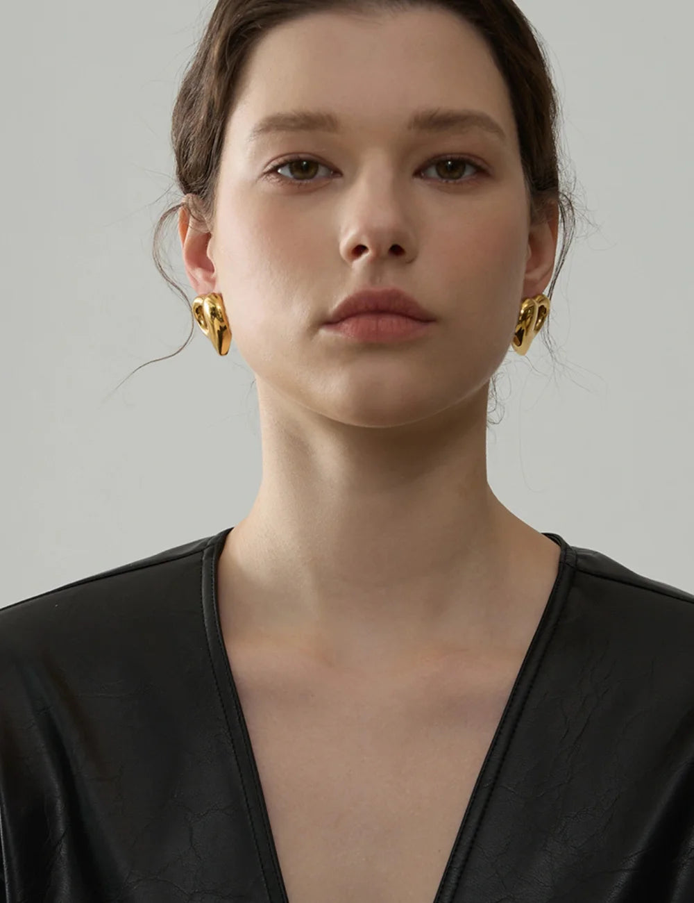 Sculpted Hollow Heart Stud Earrings